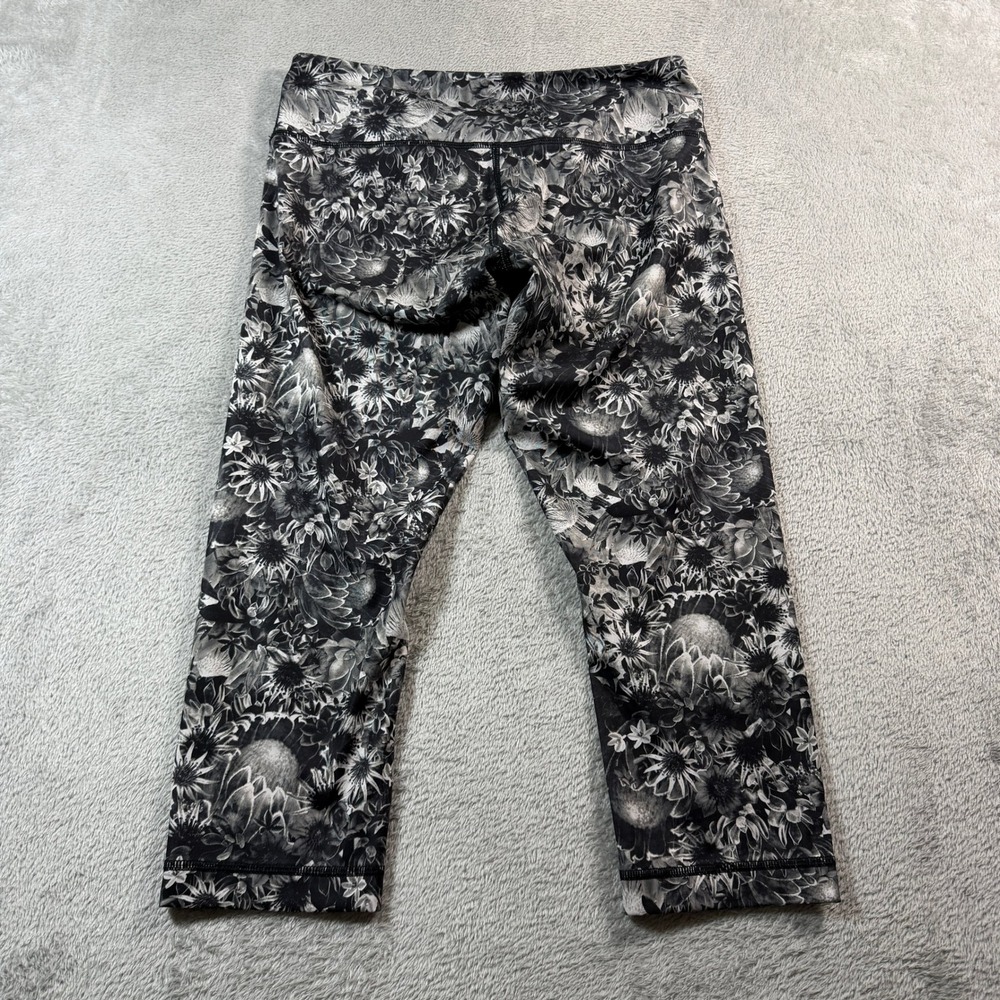Lululemon Wunder Under Crop Leggings Women 8 Black Floral Yoga Pants - Picture 2 of 8